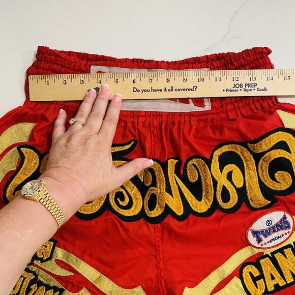 Twins Muay Thai Shorts Mens Large Red Gold Kickboxing Boxing Trunks Sean Canada - Picture 11 of 13
